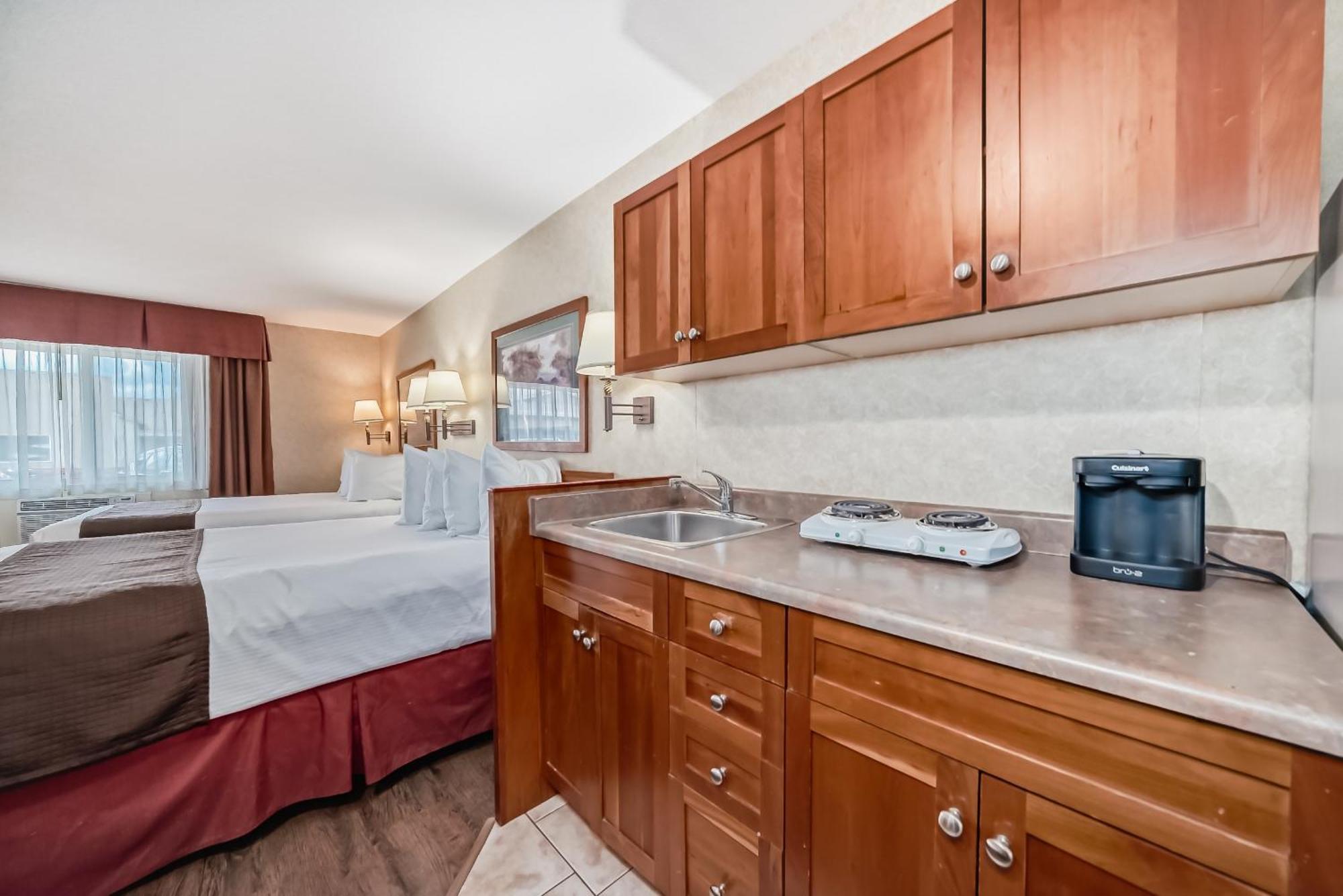 Stony Plain Inn & Suites Exterior foto