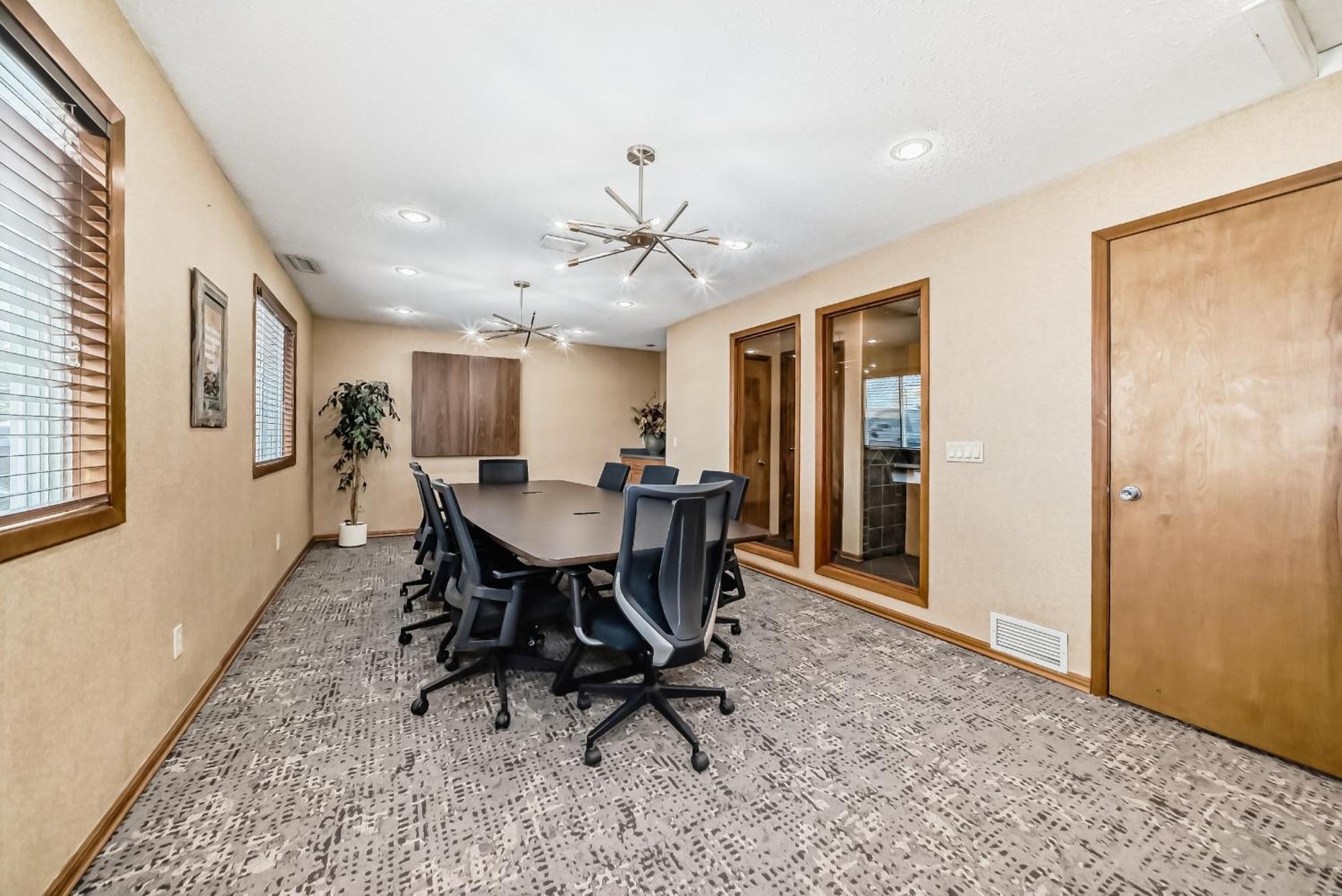 Stony Plain Inn & Suites Exterior foto